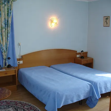 Szálloda La Chatelaine & Aux Chevaliers 3*